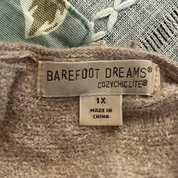 Barefoot Dreams long hoodie sweater - Picture 3 of 5